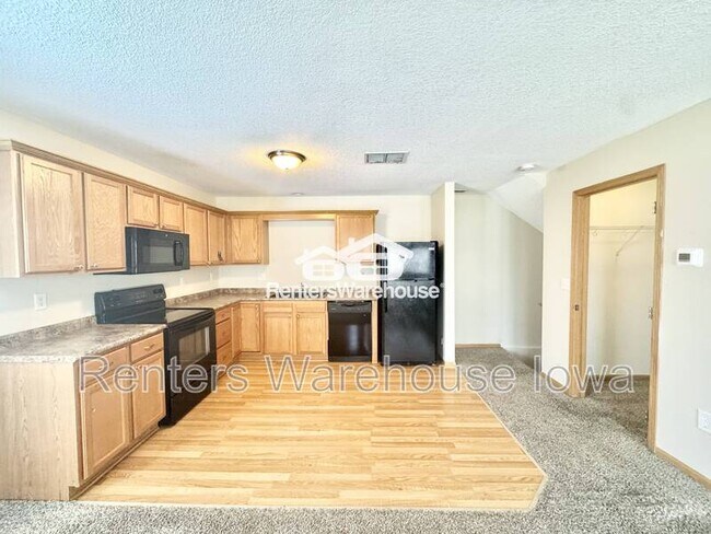 Foto del edificio - 302 NE Kingwood