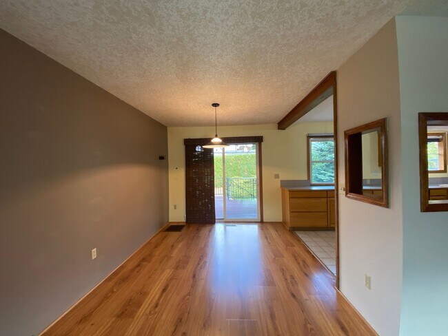 Foto del edificio - $300 Off 1st Months RENT!!! Spacious 3-Bedroom Home with Large Fenced Yard + RV Parking in The Da...