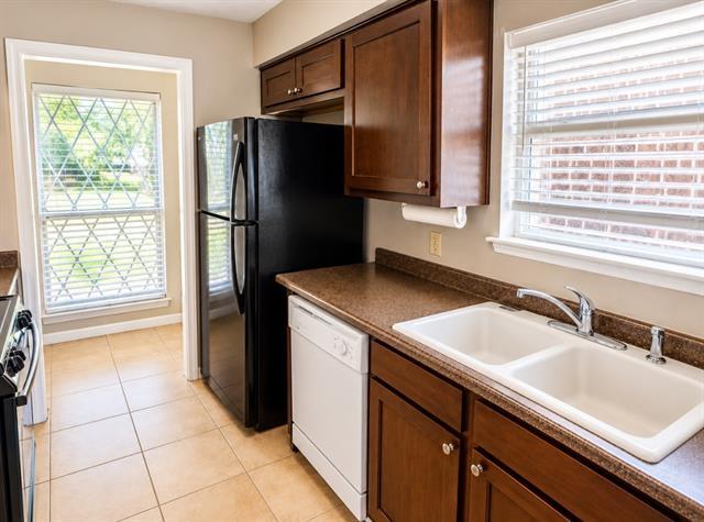 Building Photo - 4209 Wingrove Dr