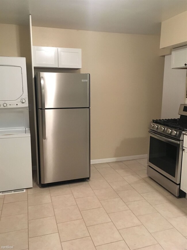 Foto del edificio - 3 br, 1 bath House - 602 E Railroad St
