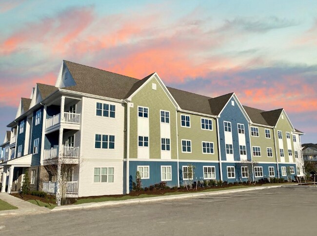 Building Photo - 1725 Dromolin Dr