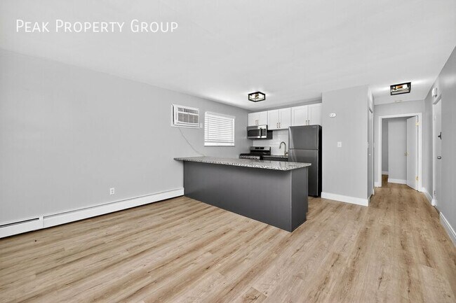 Foto del edificio - 6140 Ridge Ave