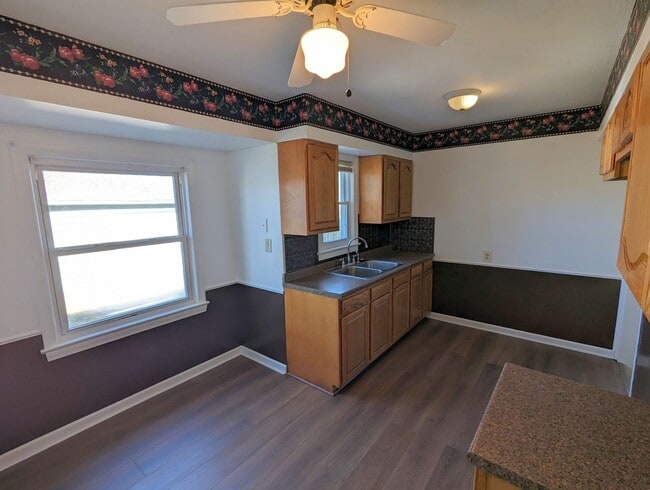 Building Photo - Inviting Cape Cod: New Flooring, Updated F...