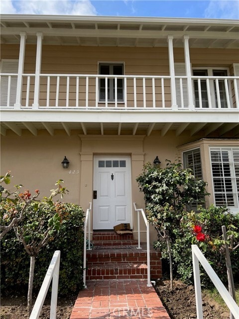Building Photo - 425 S Palm Dr