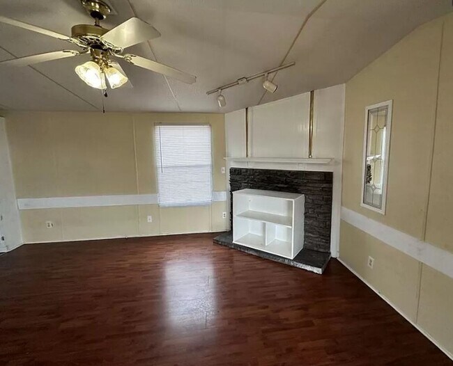Foto del edificio - South Lake Charles, House for Rent