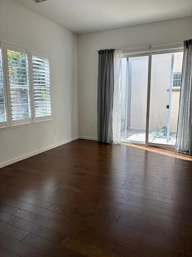Foto del edificio - 1016 Applewood Dr