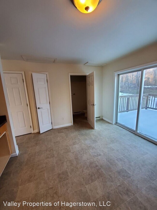 Foto del edificio - 2 br, 2.5 bath House - 225 E Liberty St