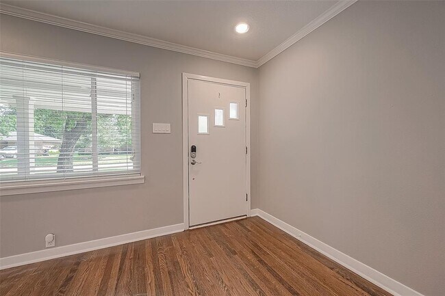 Foto del edificio - 942 W 30th St