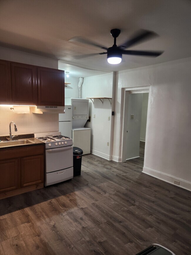 Foto del edificio - 4531 Springfield Ave
