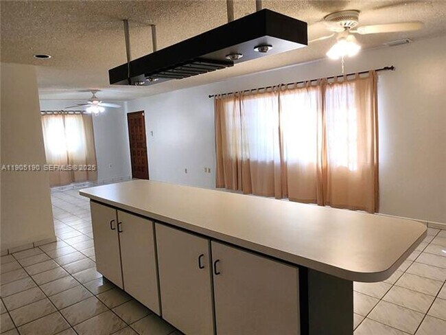 Foto del edificio - 2231 SW 14th St