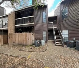 Building Photo - 8655 Datapoint Dr