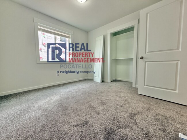 Foto del edificio - 5405 Park Lawn Dr