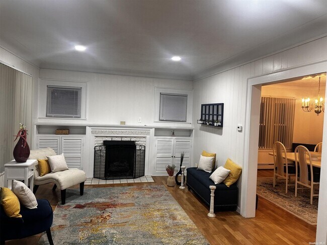 Foto del edificio - 58 Westbury Ave