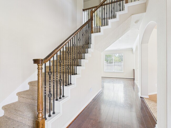 Foto del edificio - 26306 Shady Walk Ln