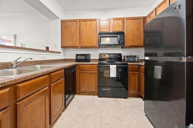 Foto del edificio - 6765 Corporate Blvd