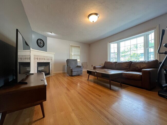 Foto del edificio - 145 Robbins St