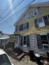 Building Photo - 302 N High St