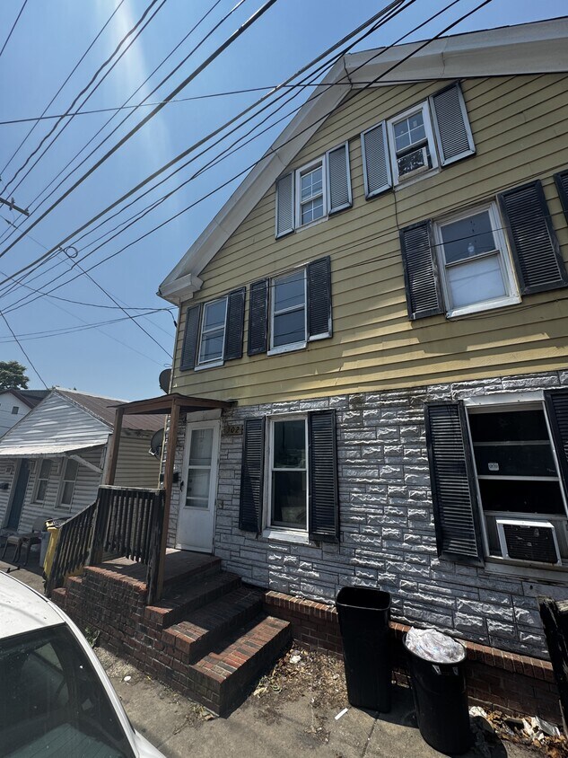 Foto principal - 302 N High St