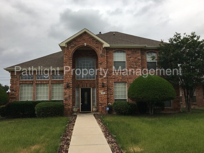 Foto principal - 1303 Red Maple Dr