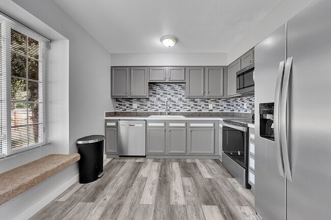 Foto del edificio - $1,995 - 4 Bed, 2 Bath Home in CO Springs ...