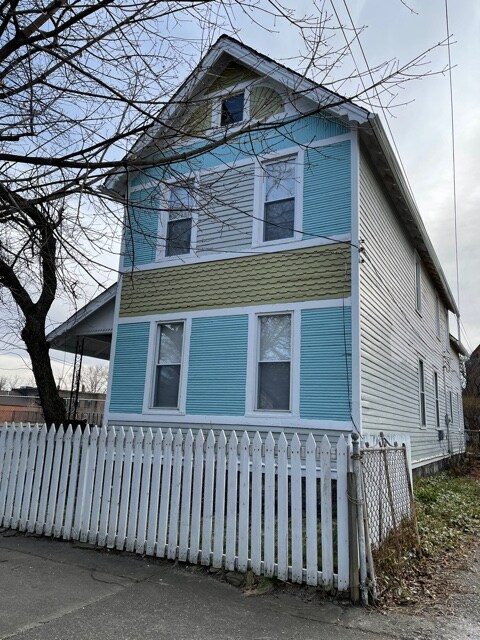 Foto principal - 1374 E 41st St