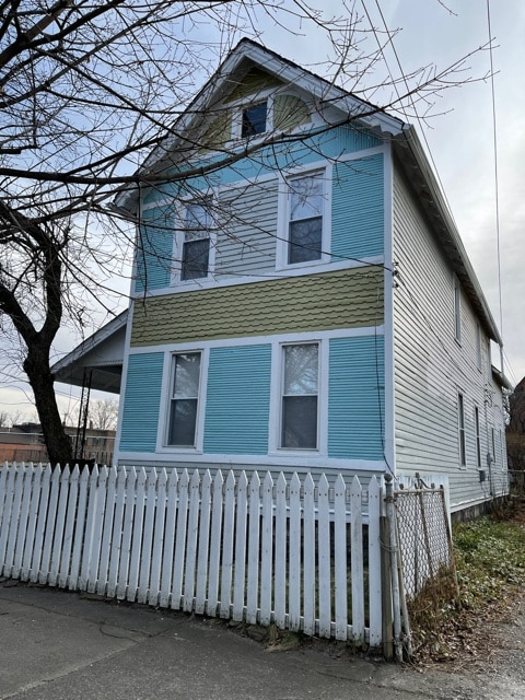 Primary Photo - 1374 E 41st St