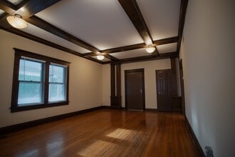 Building Photo - 121 N 38th Ave