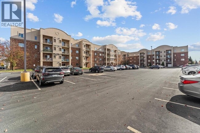 Building Photo - 5995 Ellis St