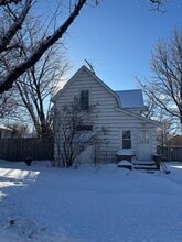 Building Photo - 536 E Maple St