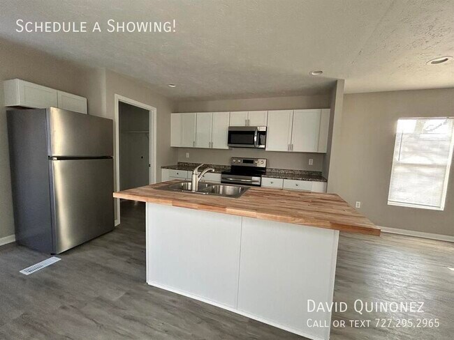 Foto del edificio - 5715 Heather View Ln