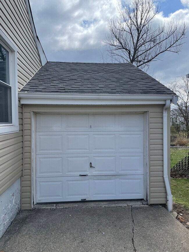 Building Photo - 9470 Blue Ash Rd