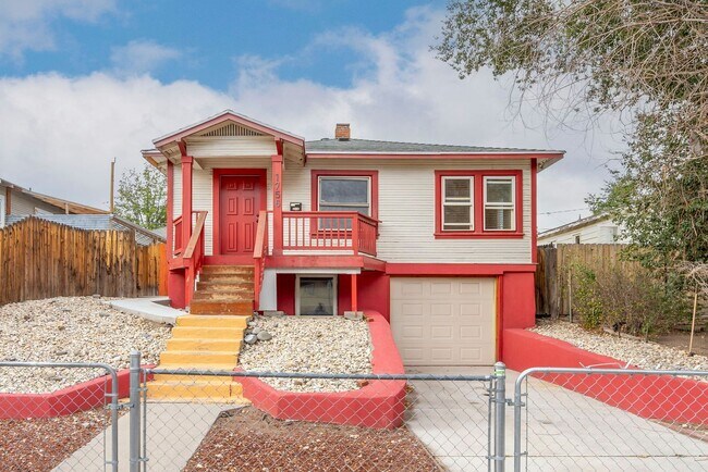 Building Photo - Charming Two-Story Home in Sparks with Fen...