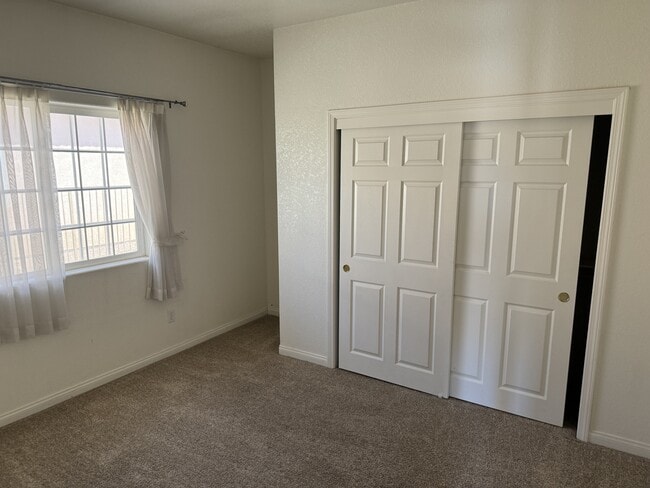 Foto del edificio - 20796 Village Pkwy