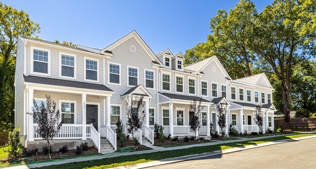 Foto del edificio - BEAUTIFUL 2 Bedroom Townhome in Mooresville