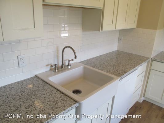 Building Photo - 2 br, 1 bath House - 15941 SE Kristin Ct.