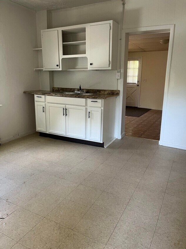 Foto del edificio - 227 E Main St