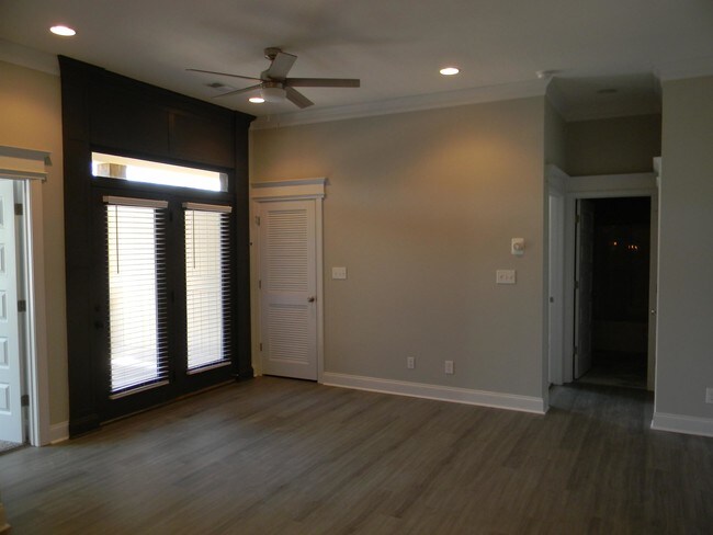 Building Photo - 1072 Cottontown Rd