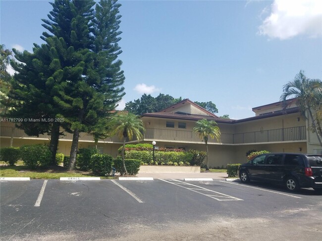 Foto del edificio - 8780 Holly Ct