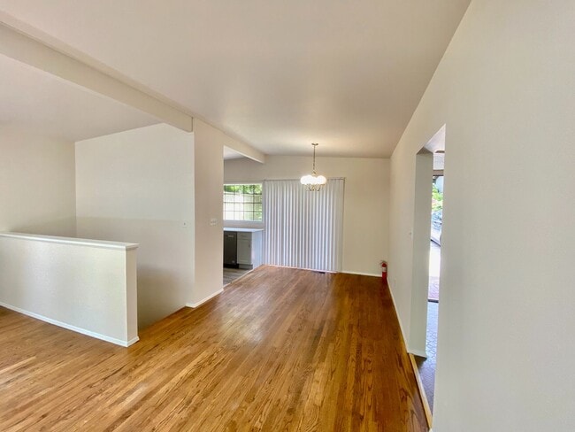 Building Photo - Bellevue Home!!!
