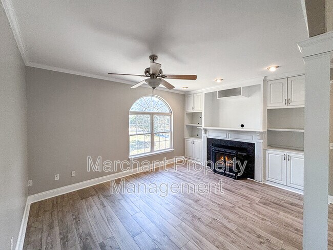 Foto del edificio - 317 Hunter Rd