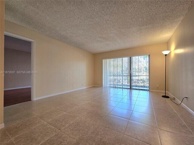 Foto del edificio - 204 Foxtail Dr