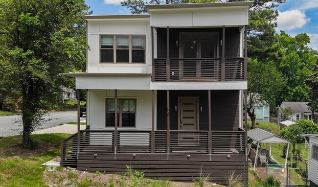 Foto del edificio - 210 Mathewson Pl SW