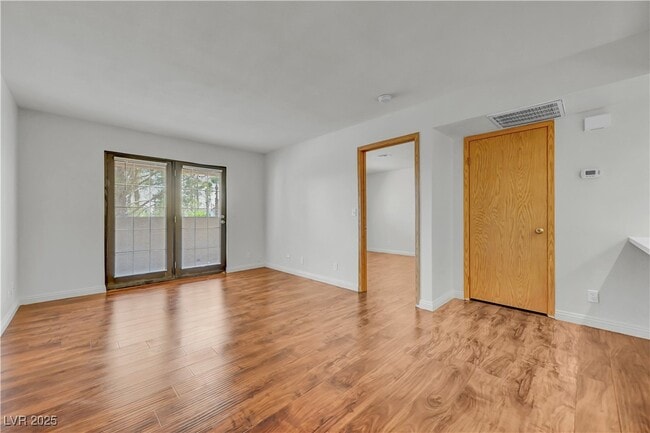 Building Photo - 4330 Sanderling Cir
