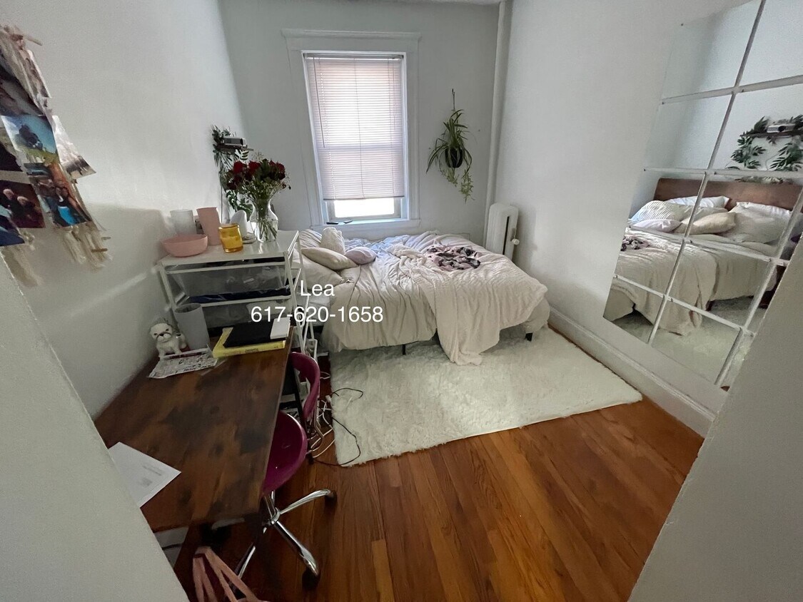 Foto principal - September cozy 2bed in Allston! Porch! Cat...
