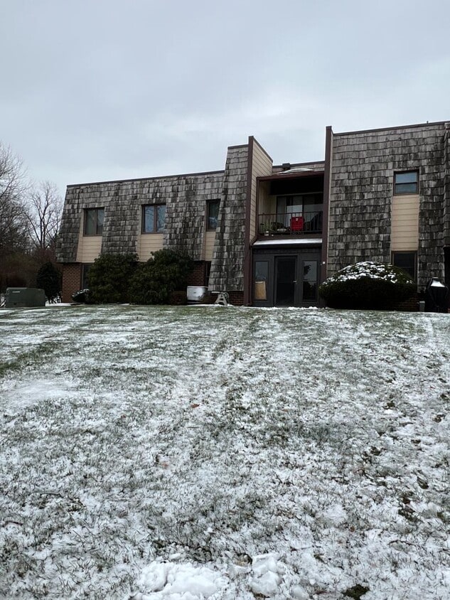 Foto principal - 977 Village Round