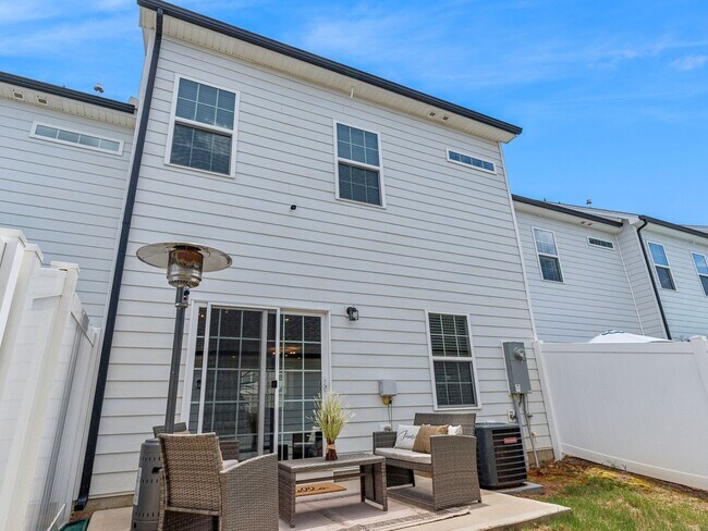 Foto del edificio - 3 Bedroom Townhome in Gastonia
