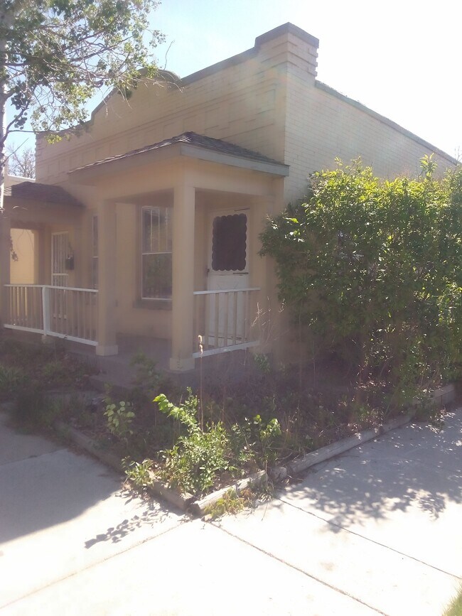 Building Photo - 801 S Logan St