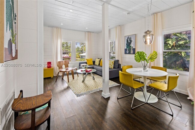 Foto del edificio - 743 NW 9th Ave