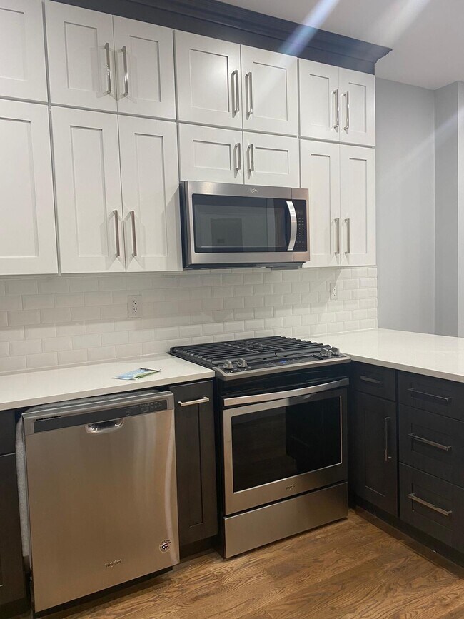 Building Photo - 223 Rockaway Ave