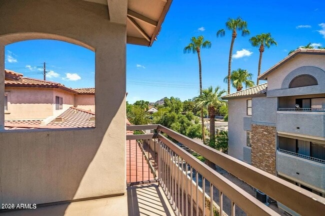 Building Photo - 2019 E Campbell Ave